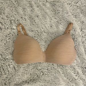 Victoria’s Secret Wireless T-Shirt Bra